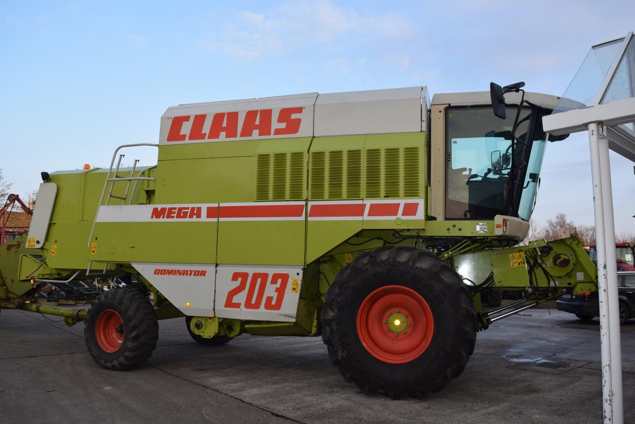CLAAS Dominator 203 Mega - Moissonneuse-batteuse: photos 3 CLAAS Dominator 203 Mega - Moissonneuse-batteuse: photos 3