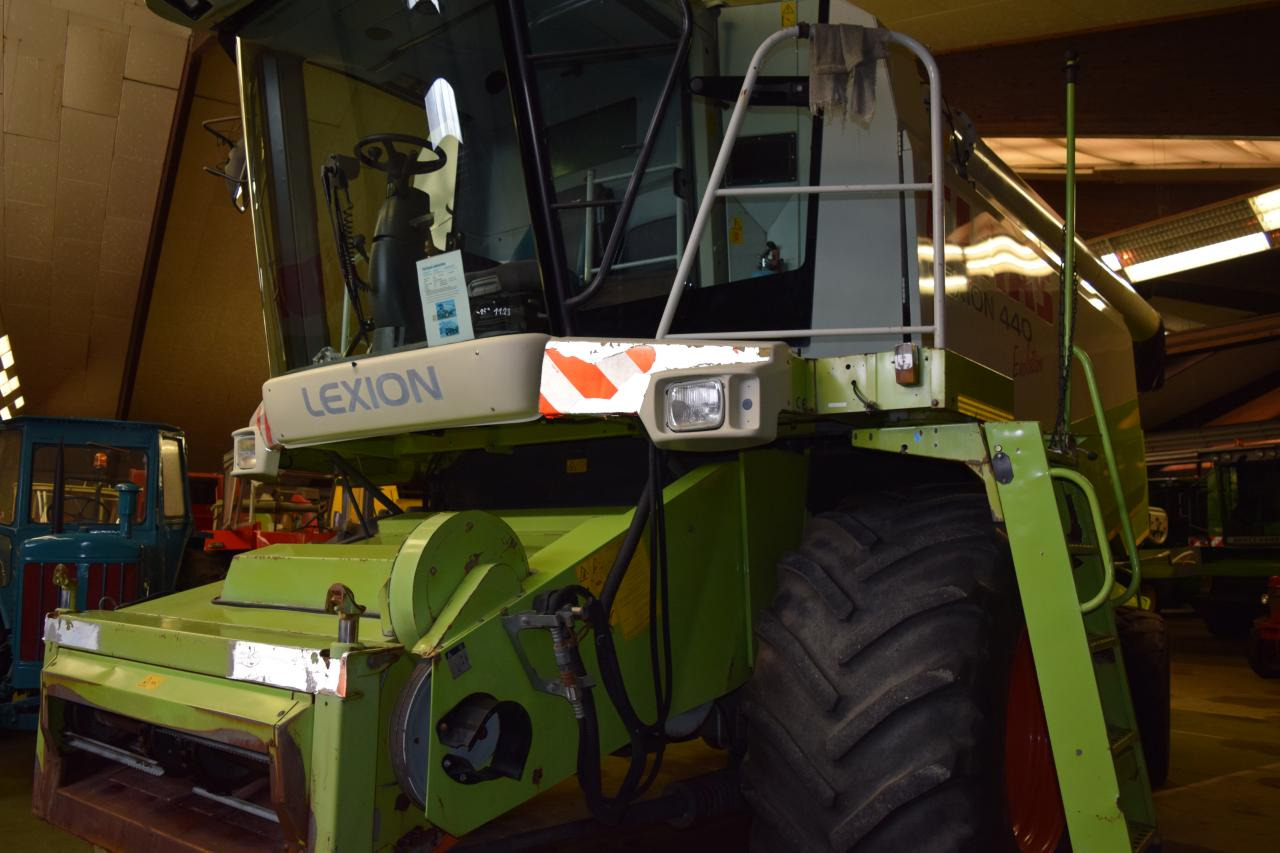 CLAAS Lexion 440 Evolution - Moissonneuse-batteuse: photos 2 CLAAS Lexion 440 Evolution - Moissonneuse-batteuse: photos 2