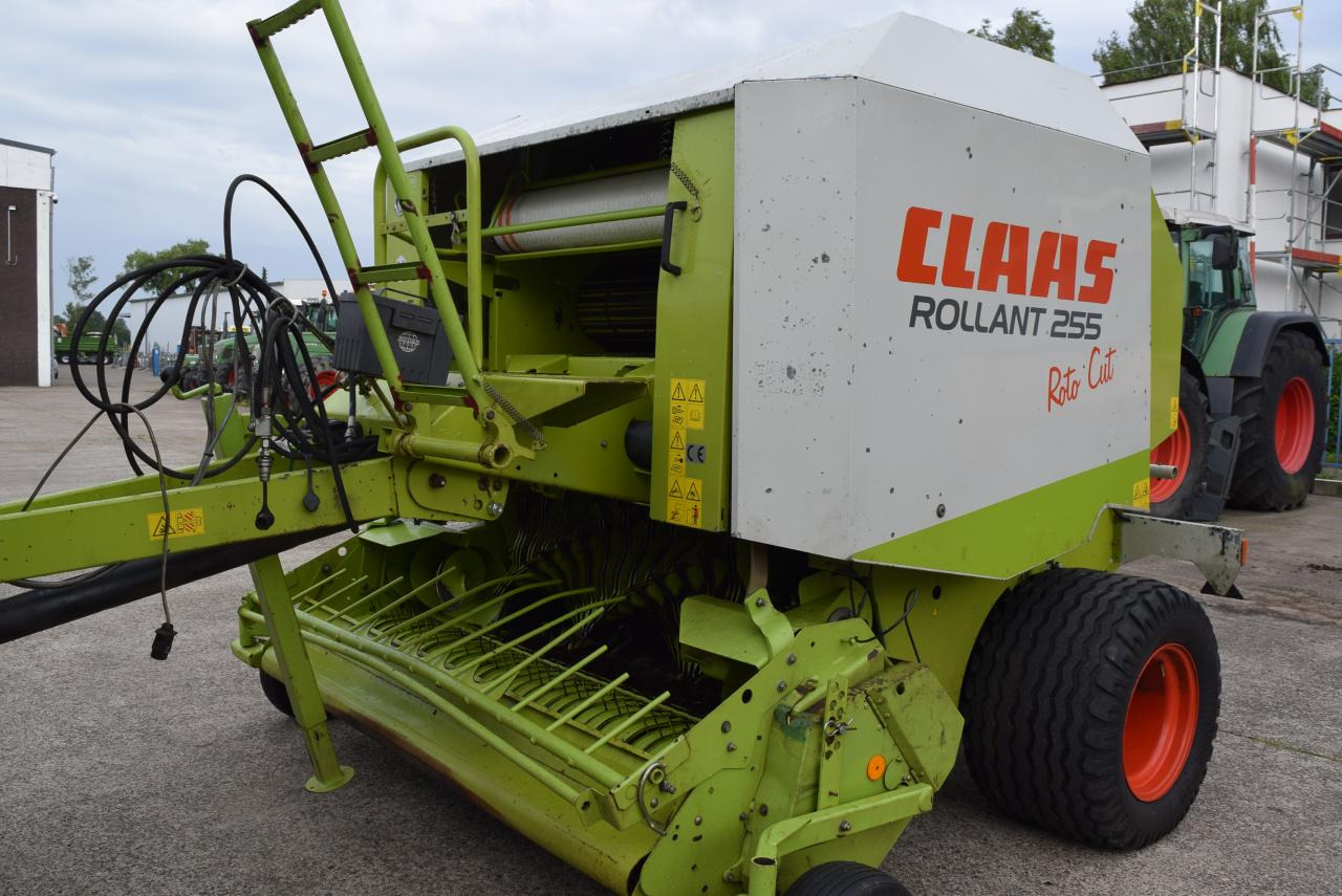 CLAAS Rollant 255 RC - Presse à balles rondes: photos 4 CLAAS Rollant 255 RC - Presse à balles rondes: photos 4