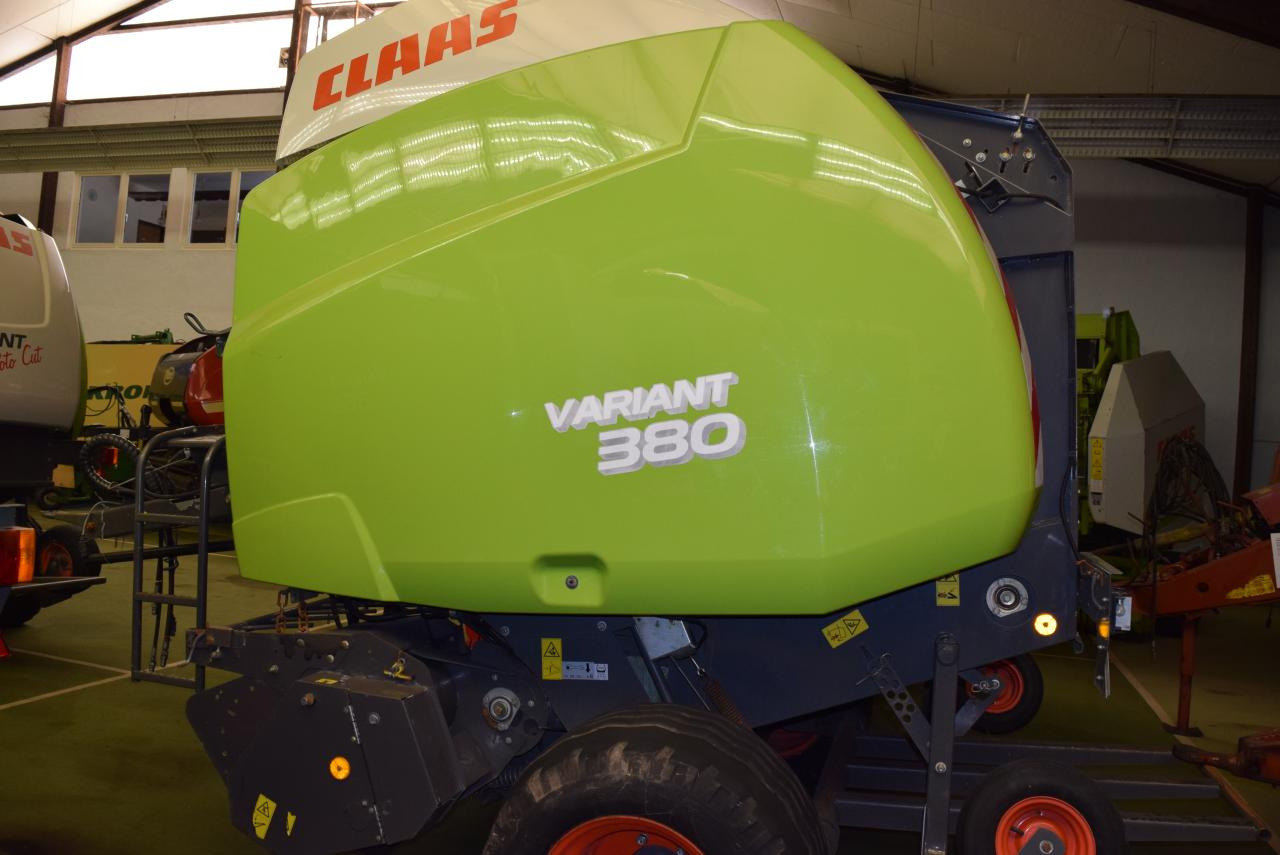 CLAAS Variant 380 RC - Presse à balles rondes: photos 3 CLAAS Variant 380 RC - Presse à balles rondes: photos 3