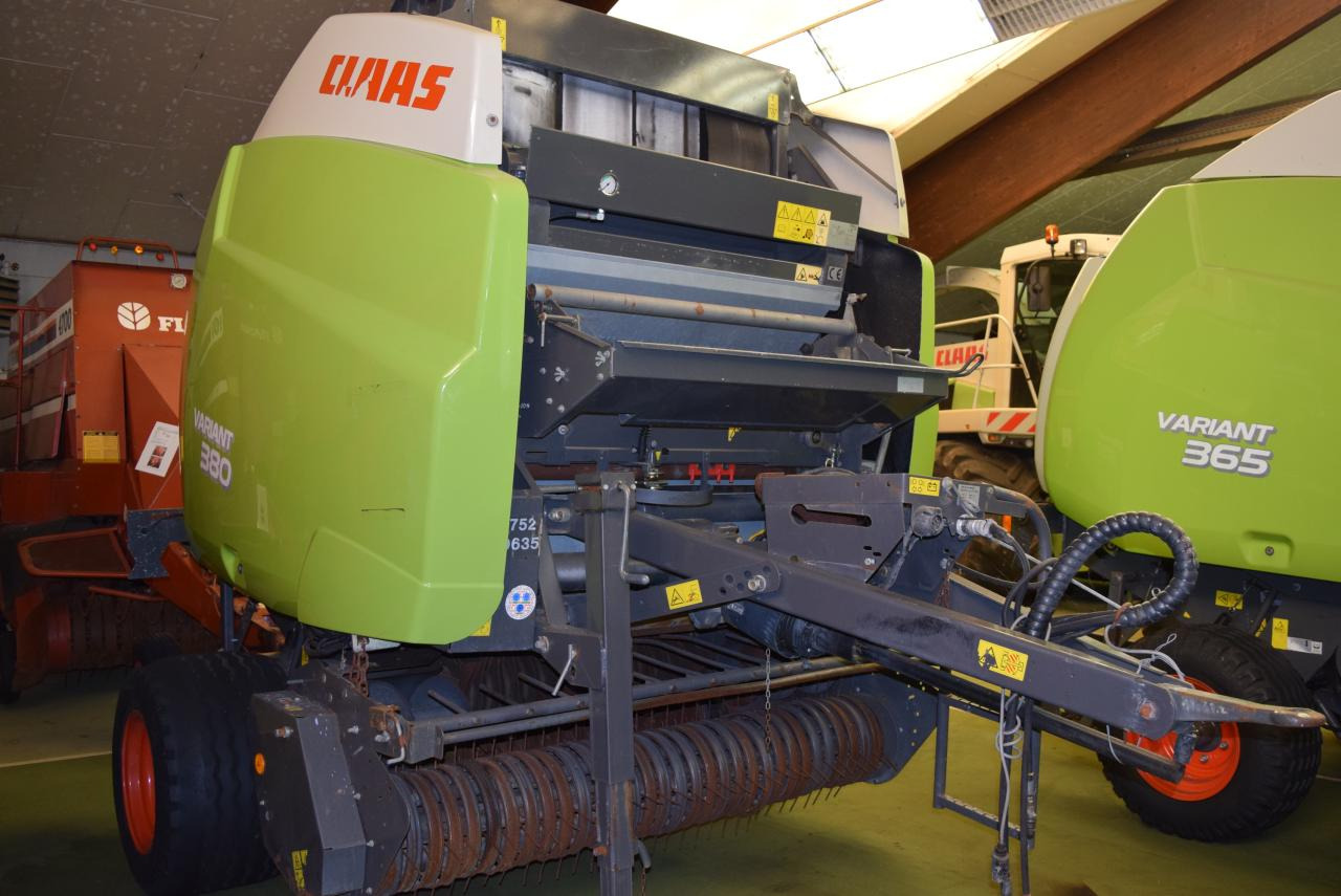 CLAAS Variant 380 RC - Presse à balles rondes: photos 1 CLAAS Variant 380 RC - Presse à balles rondes: photos 1