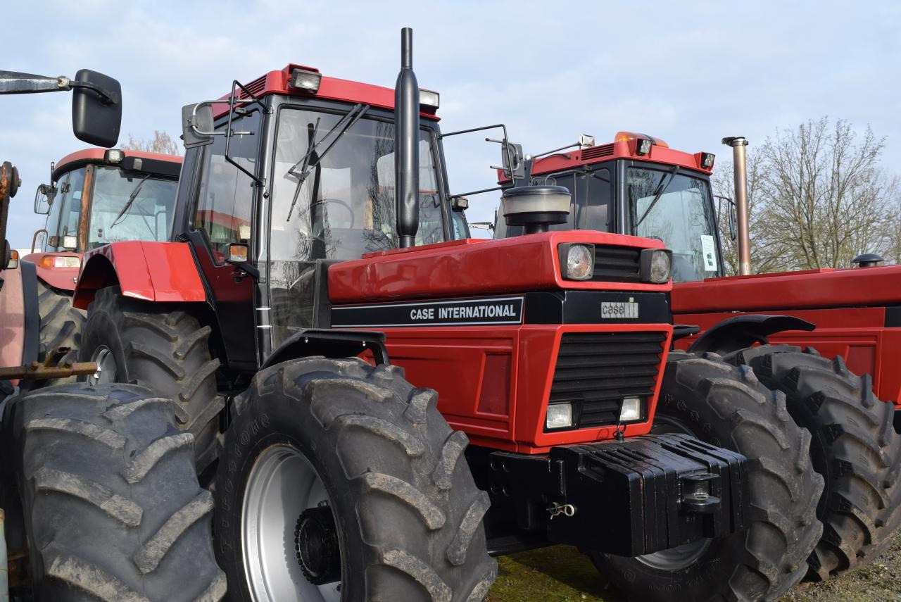Case-IH 1455 XL A - Tracteur agricole: photos 3 Case-IH 1455 XL A - Tracteur agricole: photos 3