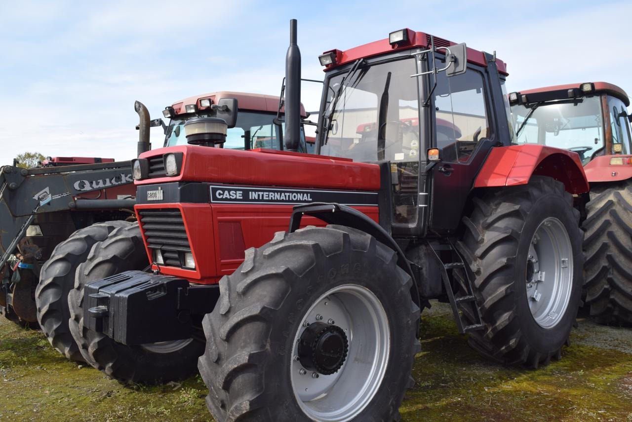 Case-IH 1455 XL A - Tracteur agricole: photos 2 Case-IH 1455 XL A - Tracteur agricole: photos 2