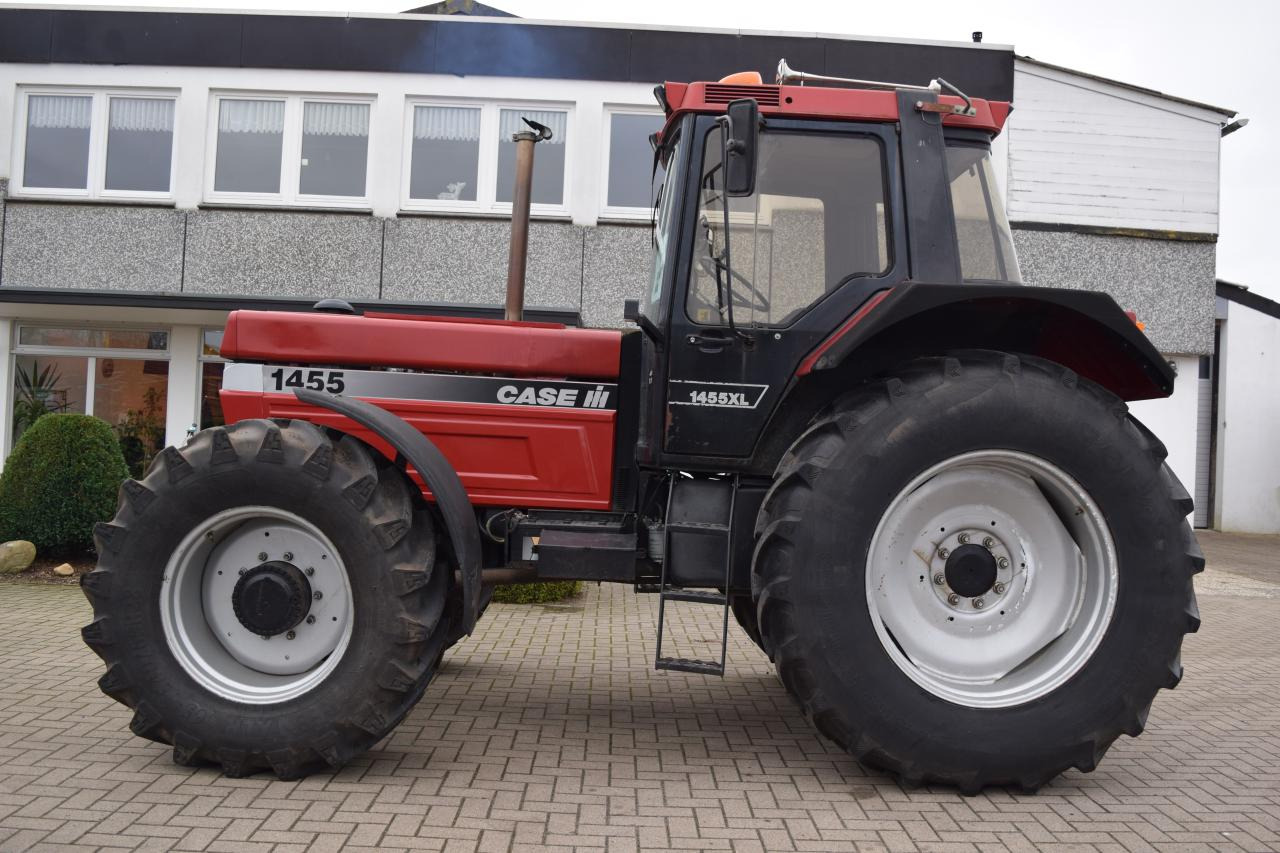 Case-IH 1455 XL A - Tracteur agricole: photos 1 Case-IH 1455 XL A - Tracteur agricole: photos 1