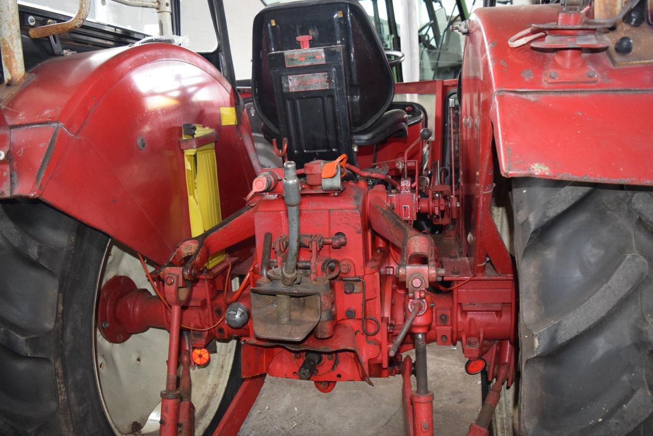 Case-IH 733 - Tracteur agricole: photos 5 Case-IH 733 - Tracteur agricole: photos 5