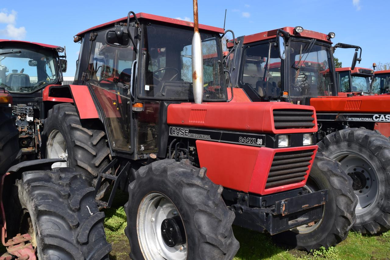 Case-IH 844 XLN - Tracteur agricole: photos 1 Case-IH 844 XLN - Tracteur agricole: photos 1