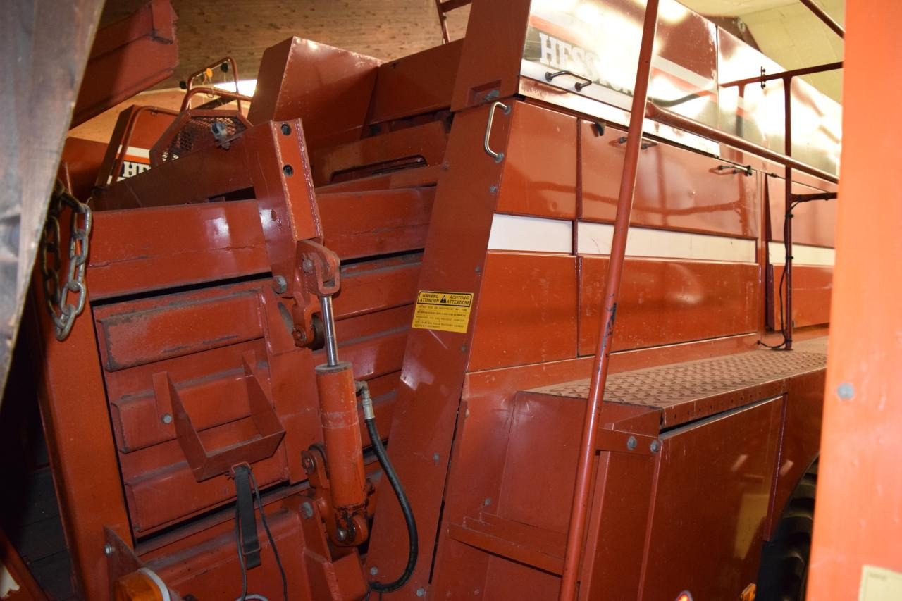 Fiat Hesston 4700 - Presse à balles cubiques: photos 3 Fiat Hesston 4700 - Presse à balles cubiques: photos 3