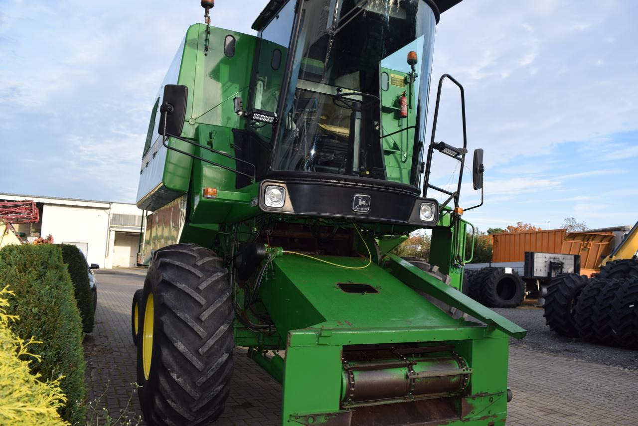 John Deere 1065 - Moissonneuse-batteuse: photos 4 John Deere 1065 - Moissonneuse-batteuse: photos 4