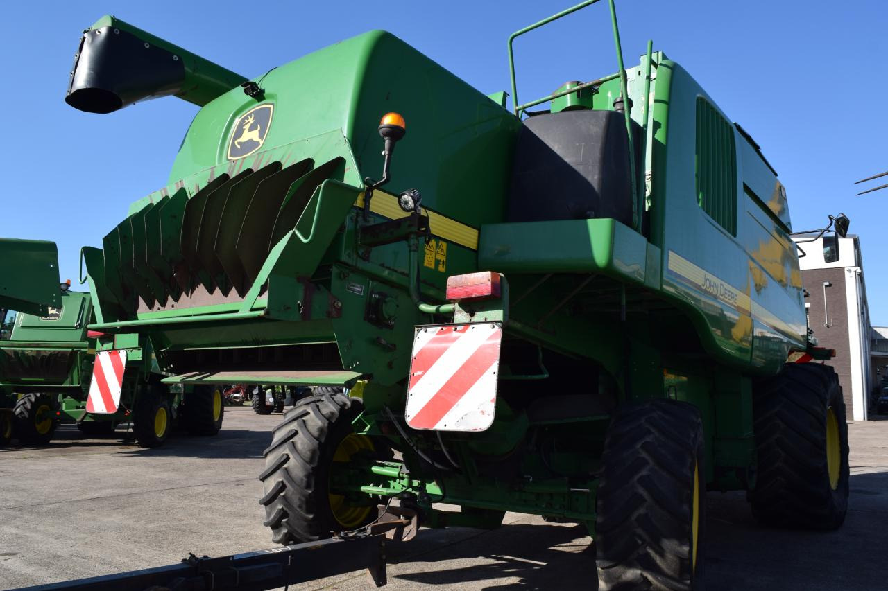 John Deere T 660 HM - Moissonneuse-batteuse: photos 4 John Deere T 660 HM - Moissonneuse-batteuse: photos 4