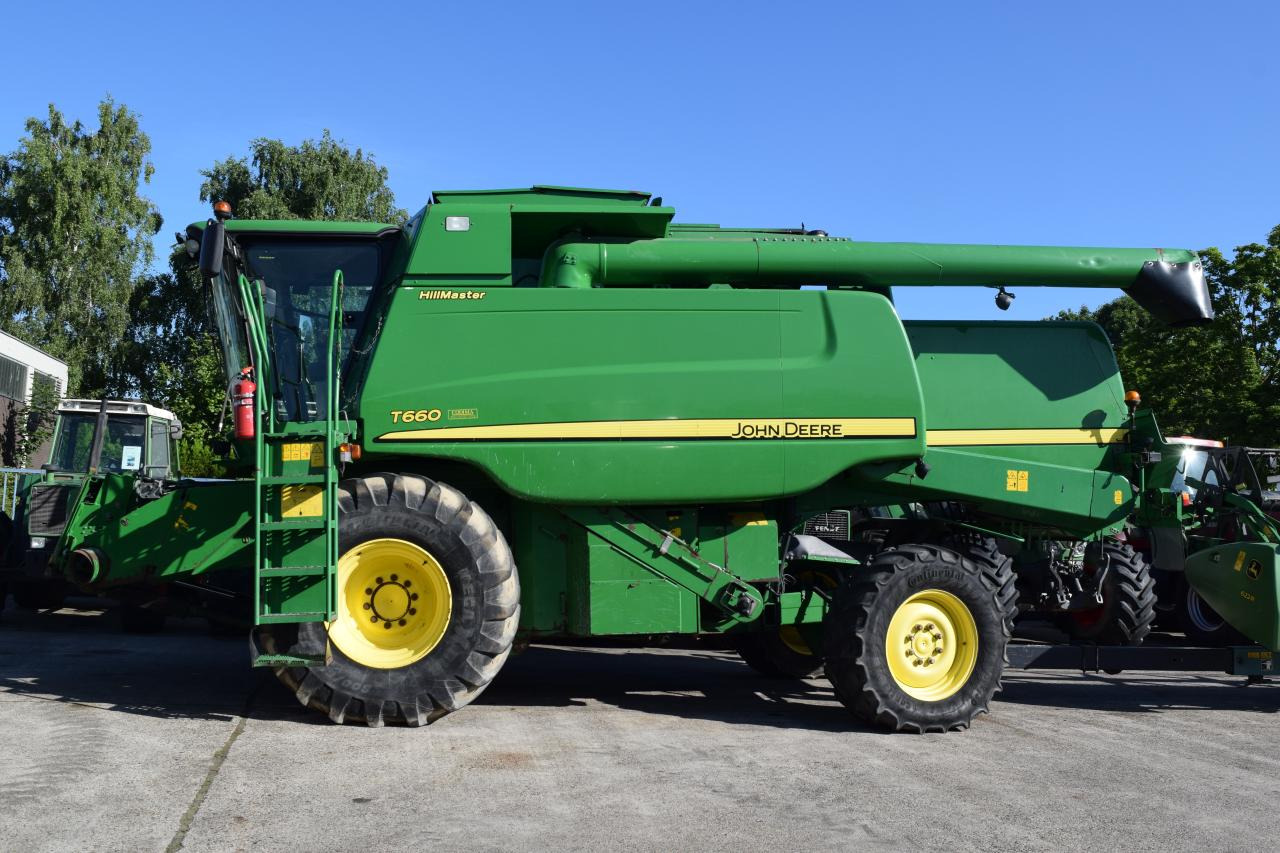 John Deere T 660 HM - Moissonneuse-batteuse: photos 1 John Deere T 660 HM - Moissonneuse-batteuse: photos 1