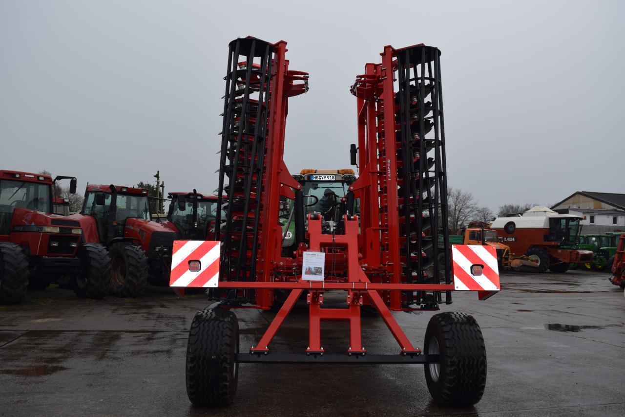 / Lancer PHF 600 - Cover crop: photos 4 / Lancer PHF 600 - Cover crop: photos 4