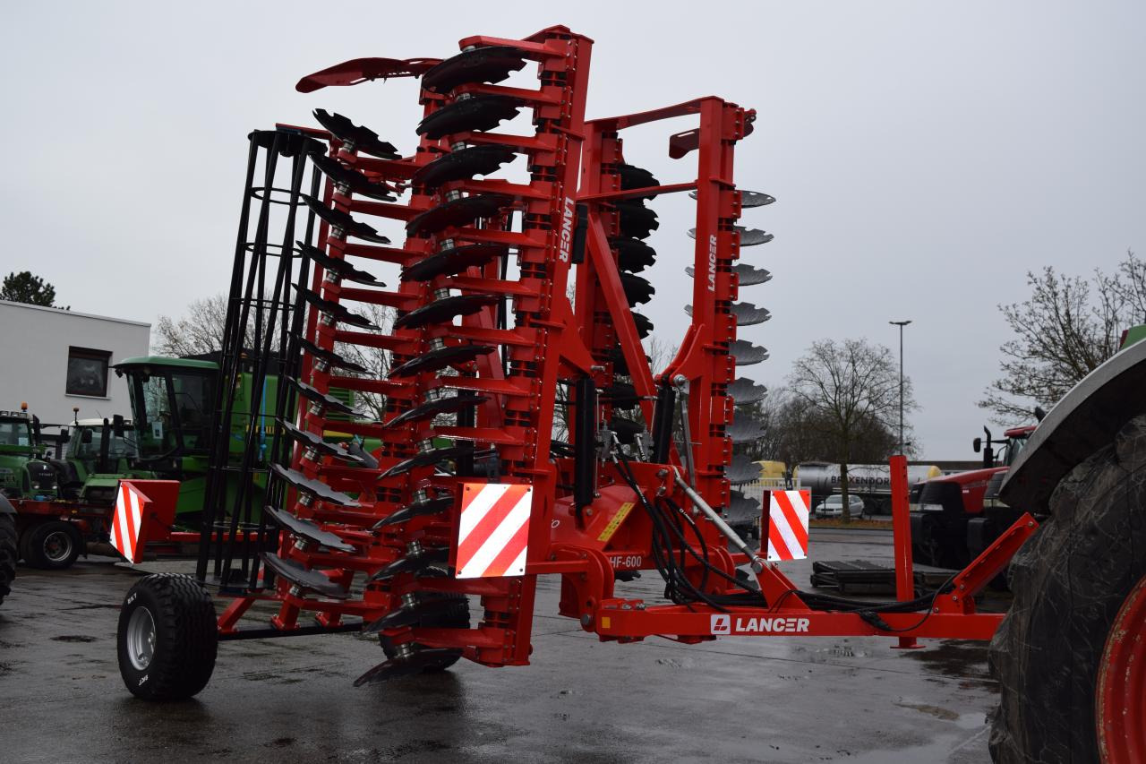 / Lancer PHF 600 - Cover crop: photos 1 / Lancer PHF 600 - Cover crop: photos 1