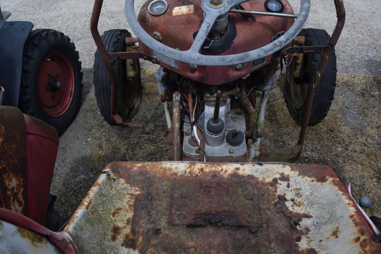Massey Ferguson MF 35 - Tracteur agricole: photos 5 Massey Ferguson MF 35 - Tracteur agricole: photos 5