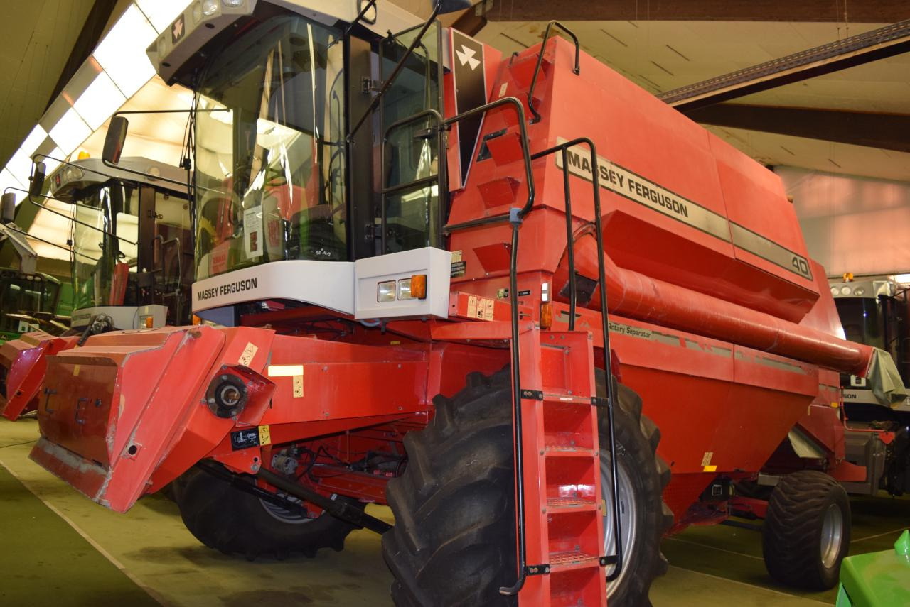 Massey Ferguson MF 40 RS - Moissonneuse-batteuse: photos 1 Massey Ferguson MF 40 RS - Moissonneuse-batteuse: photos 1
