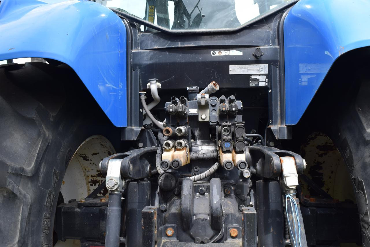 New Holland T 7040 - Tracteur agricole: photos 5 New Holland T 7040 - Tracteur agricole: photos 5