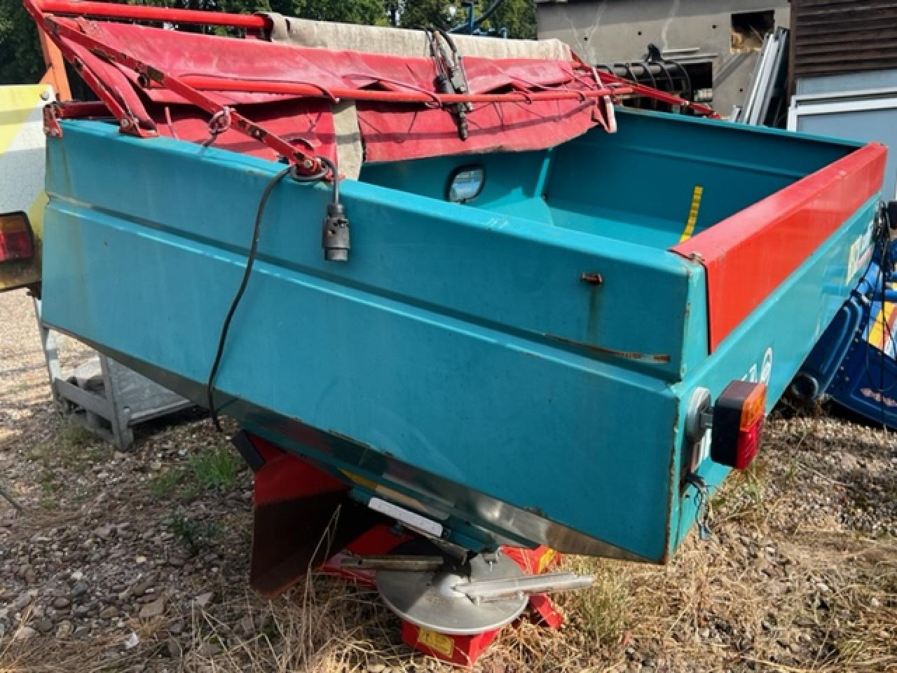 Sulky Burel DPX 2004 - Distributeur d'engrais: photos 3 Sulky Burel DPX 2004 - Distributeur d'engrais: photos 3