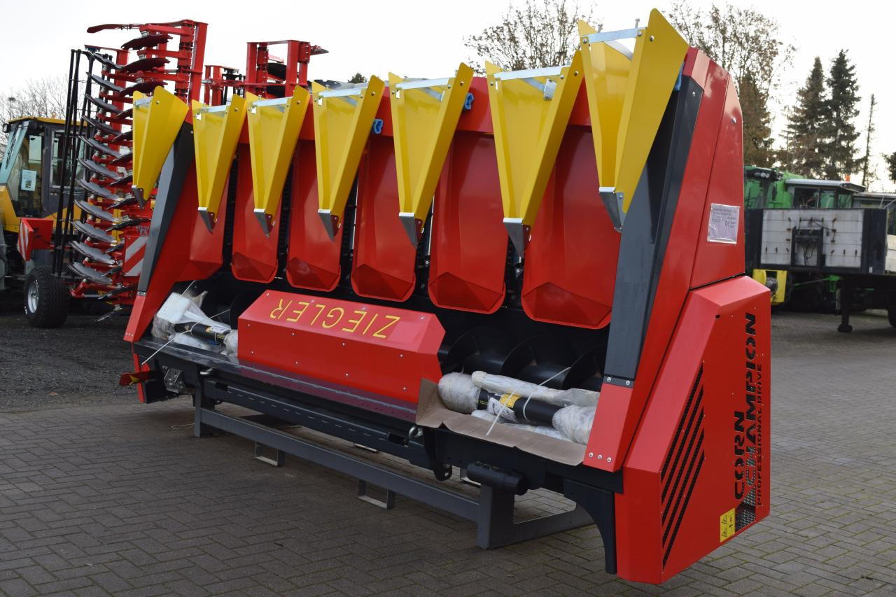 Ziegler Champion 6S ProDrive - Cueilleur de maïs: photos 1 Ziegler Champion 6S ProDrive - Cueilleur de maïs: photos 1