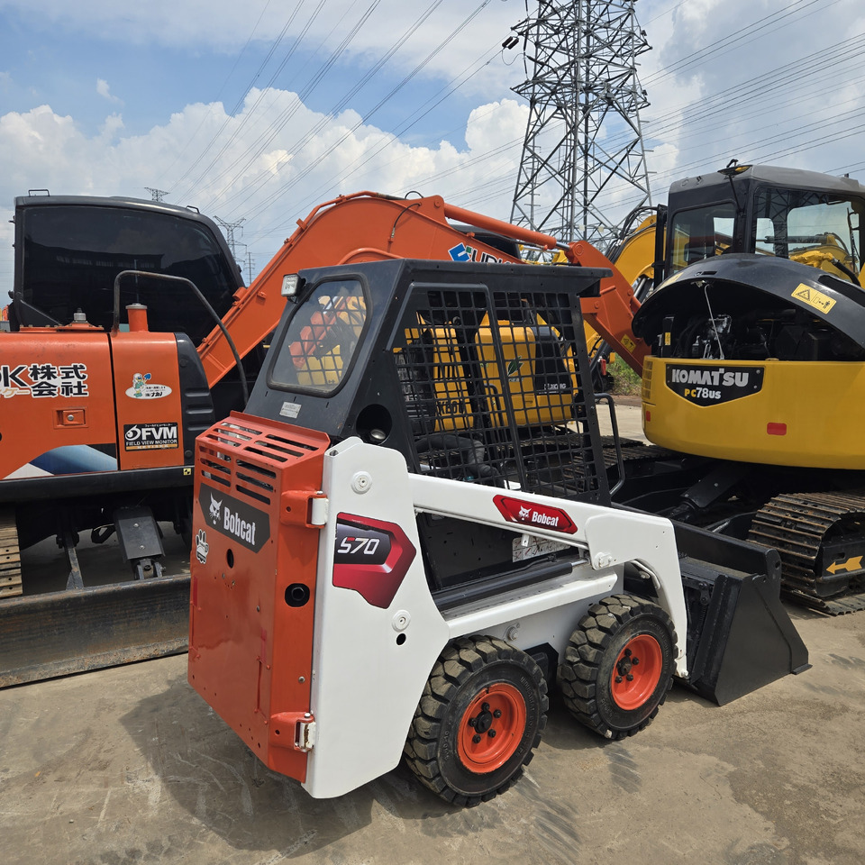 BOBCAT S70 - Mini chargeuse: photos 1 BOBCAT S70 - Mini chargeuse: photos 1
