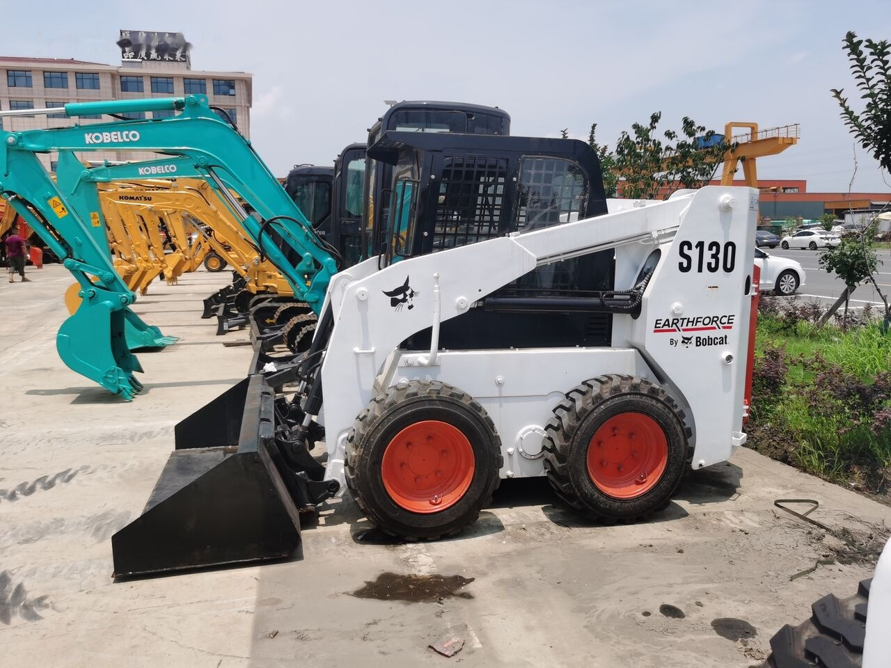 Mini chargeuse Bobcat S130: photos 6