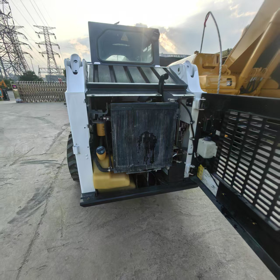 Bobcat S160 - Mini chargeuse: photos 4 Bobcat S160 - Mini chargeuse: photos 4