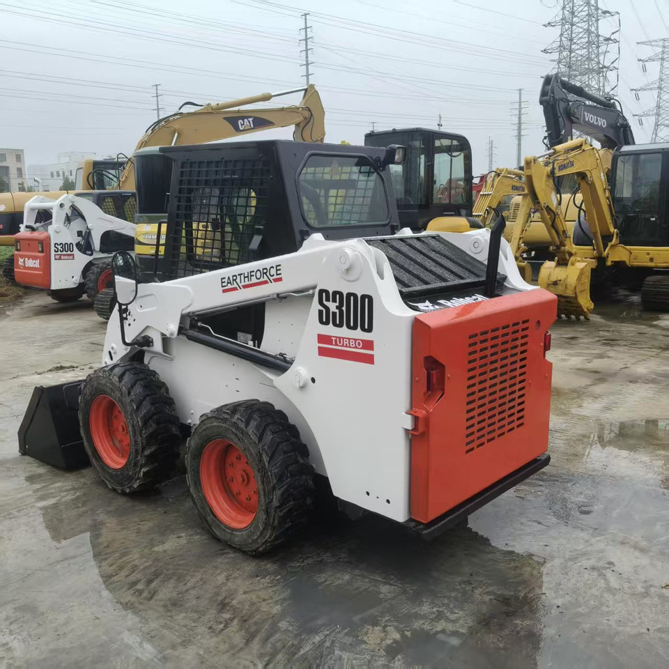 Bobcat S300 - Mini chargeuse: photos 2 Bobcat S300 - Mini chargeuse: photos 2