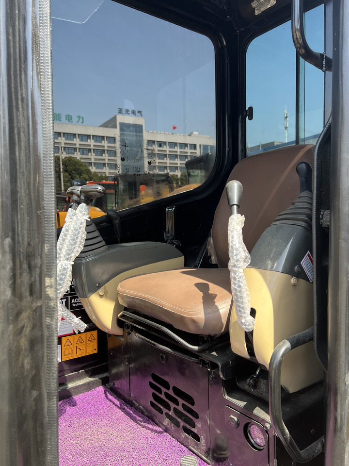 Mini pelle CATERPILLAR 304CR: photos 8