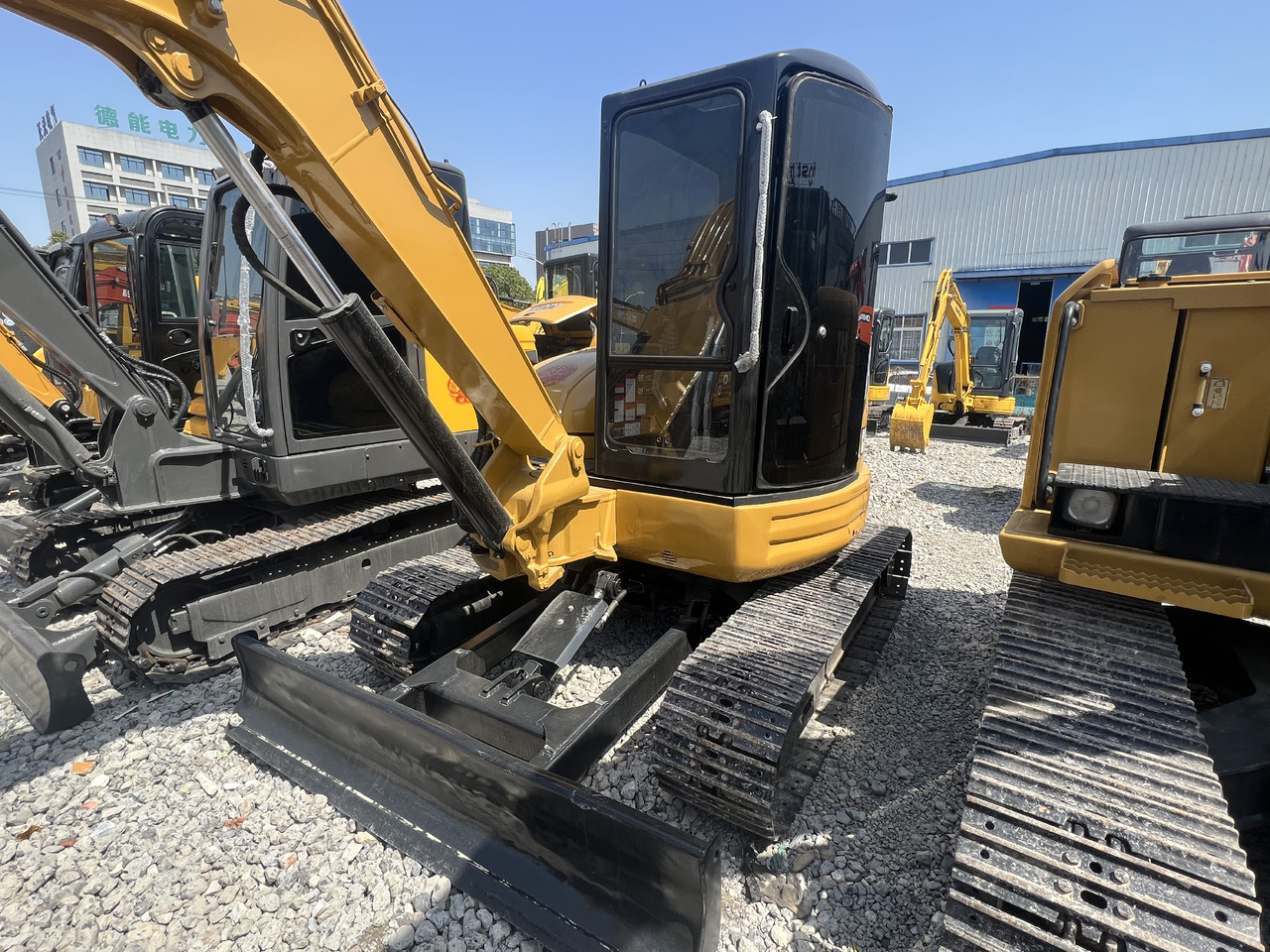 Mini pelle CATERPILLAR 304CR: photos 7