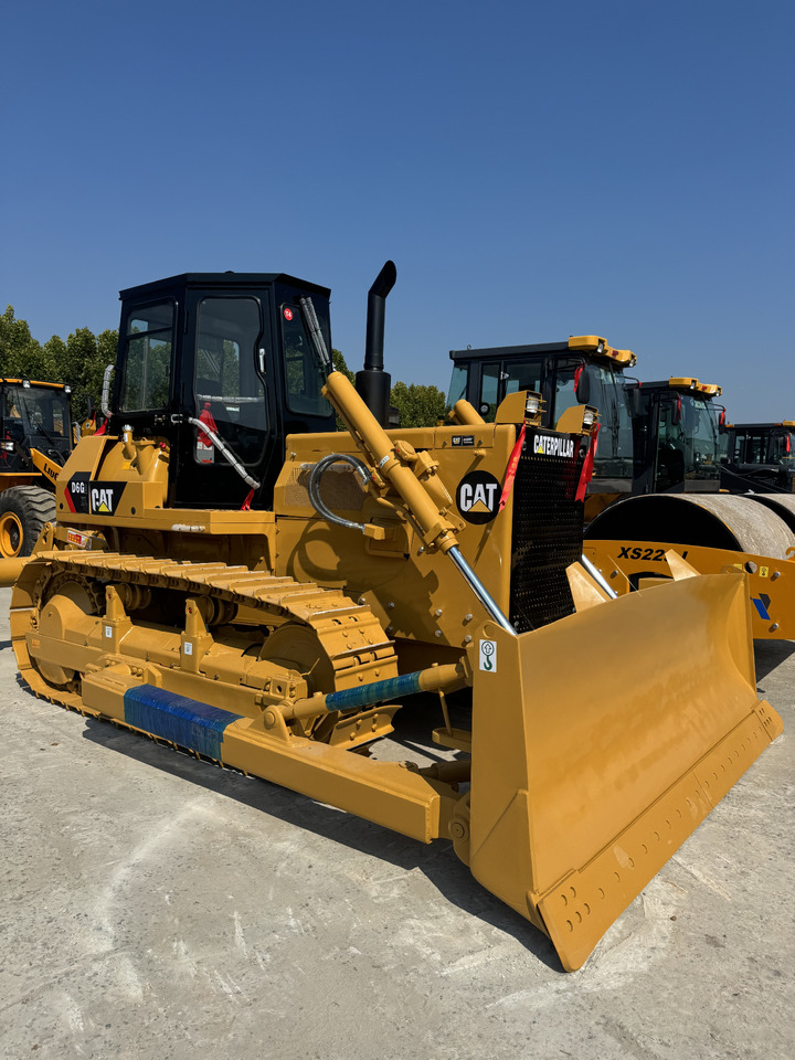 CATERPILLAR D6G - Bulldozer: photos 1 CATERPILLAR D6G - Bulldozer: photos 1