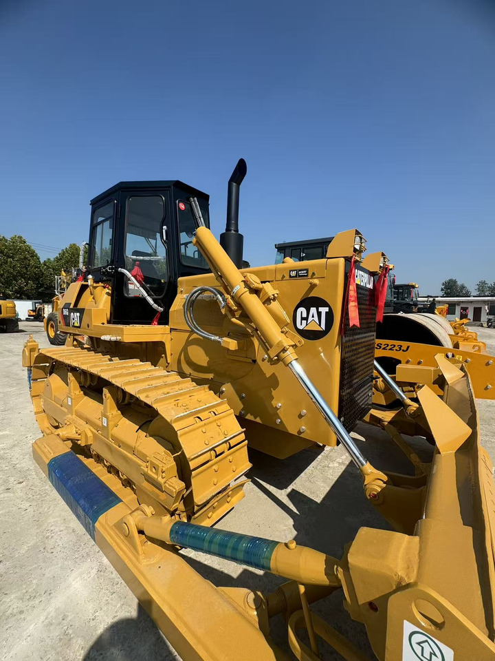 CATERPILLAR D6G - Bulldozer: photos 2 CATERPILLAR D6G - Bulldozer: photos 2