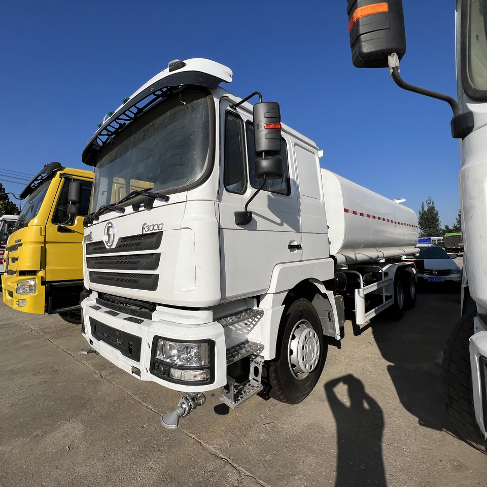 SHACMAN F3000 Water Truck - Camion: photos 4 SHACMAN F3000 Water Truck - Camion: photos 4