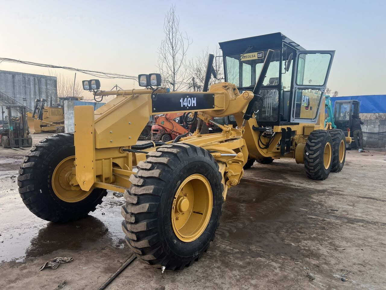 Caterpillar 140H - Niveleuse: photos 1 Caterpillar 140H - Niveleuse: photos 1