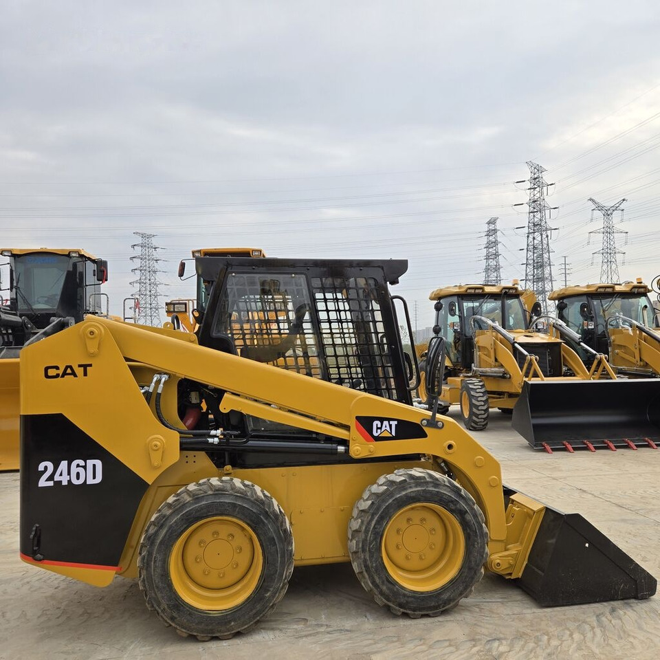 Caterpillar 246D - Mini chargeuse: photos 3 Caterpillar 246D - Mini chargeuse: photos 3