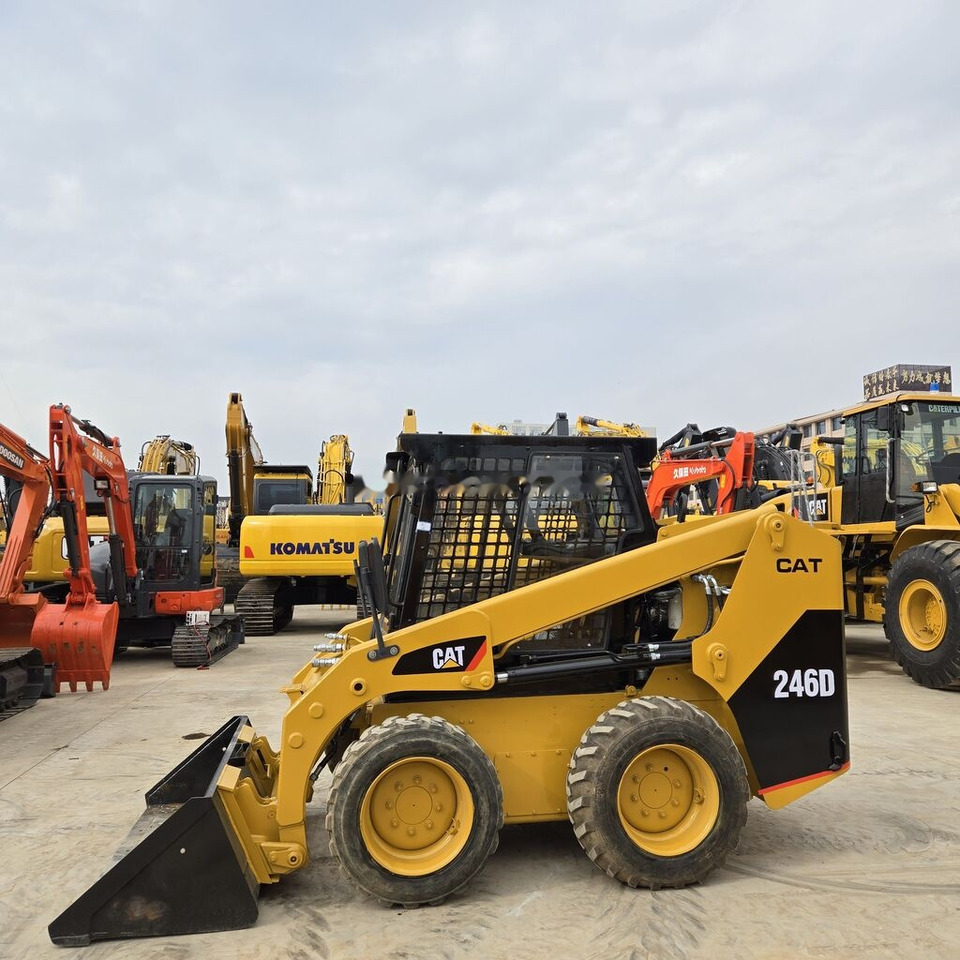 Caterpillar 246D - Mini chargeuse: photos 4 Caterpillar 246D - Mini chargeuse: photos 4