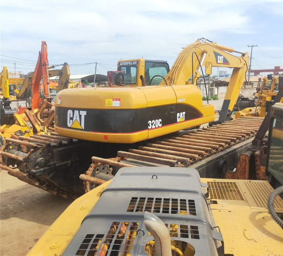 Caterpillar 320C - Excavatrice amphibie: photos 3 Caterpillar 320C - Excavatrice amphibie: photos 3