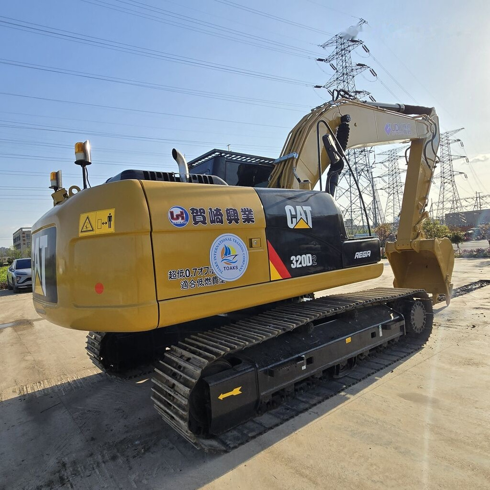 Caterpillar 320D2 - Pelle sur chenille: photos 3 Caterpillar 320D2 - Pelle sur chenille: photos 3