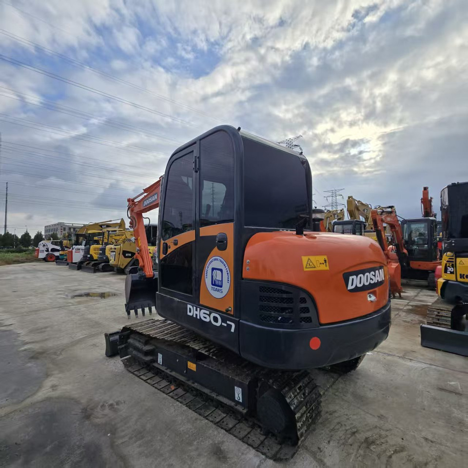 DOOSAN DH60-7 - Mini pelle: photos 4 DOOSAN DH60-7 - Mini pelle: photos 4
