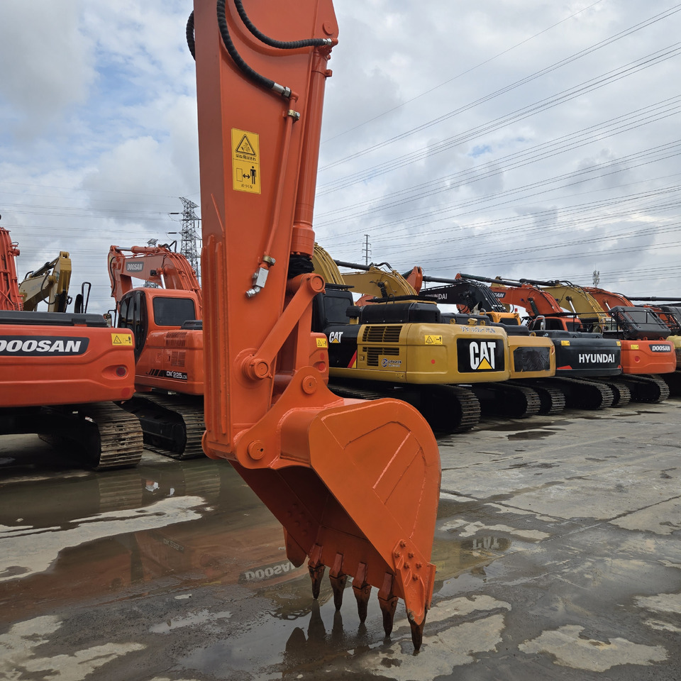 HITACHI ZX210 - Pelle sur chenille: photos 2 HITACHI ZX210 - Pelle sur chenille: photos 2