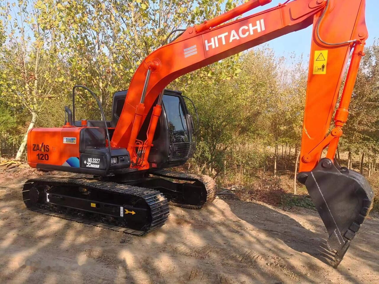 Hitachi ZX120 - Pelle sur chenille: photos 2 Hitachi ZX120 - Pelle sur chenille: photos 2