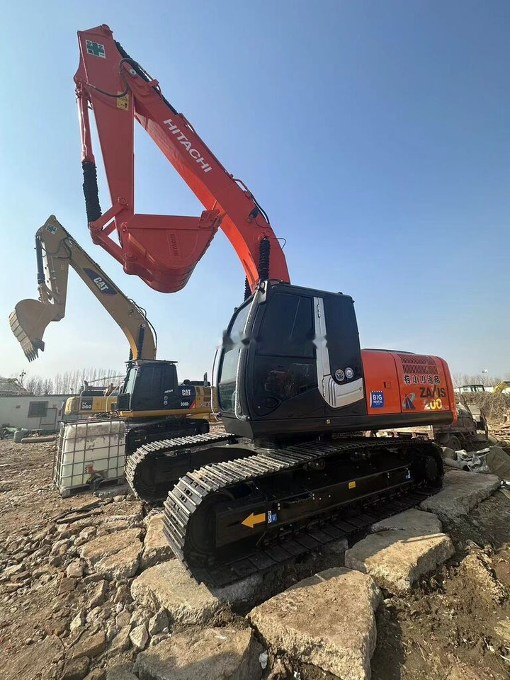 Pelle sur chenille Hitachi ZX200: photos 6