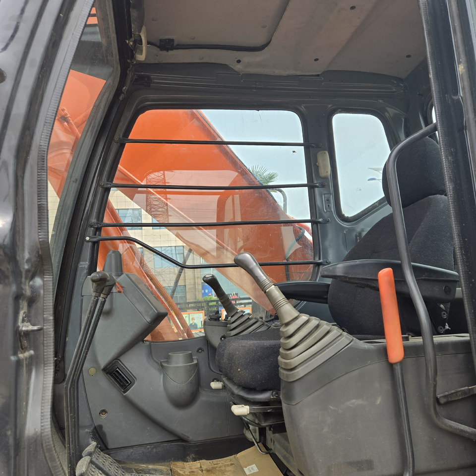 Pelle sur chenille Hitachi ZX240: photos 9