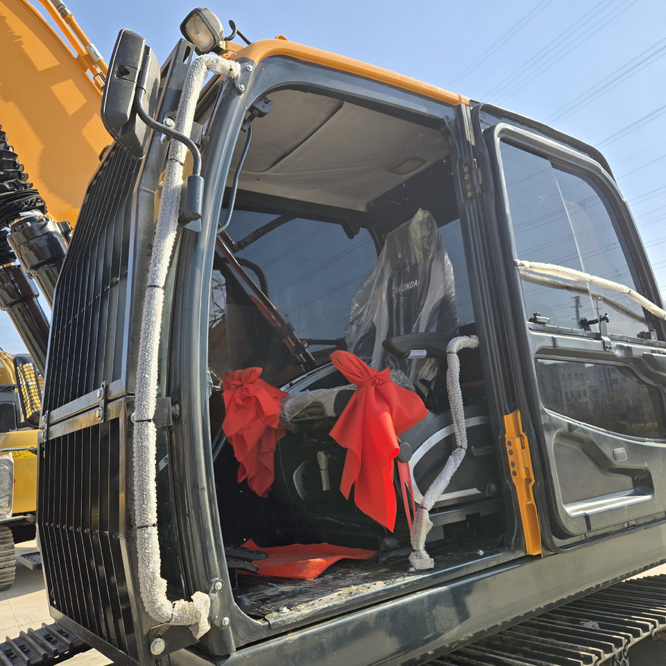 Hyundai R220-9S - Pelle sur chenille: photos 3 Hyundai R220-9S - Pelle sur chenille: photos 3