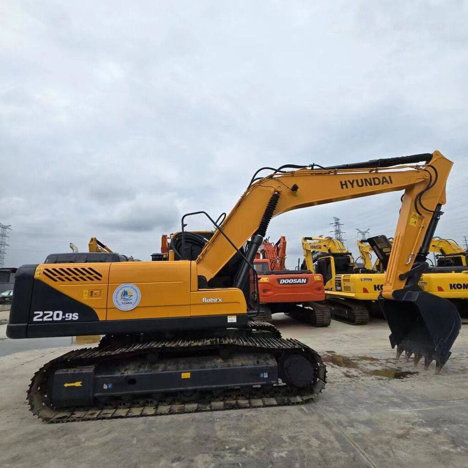 Hyundai R220LC-9s - Pelle sur chenille: photos 2 Hyundai R220LC-9s - Pelle sur chenille: photos 2