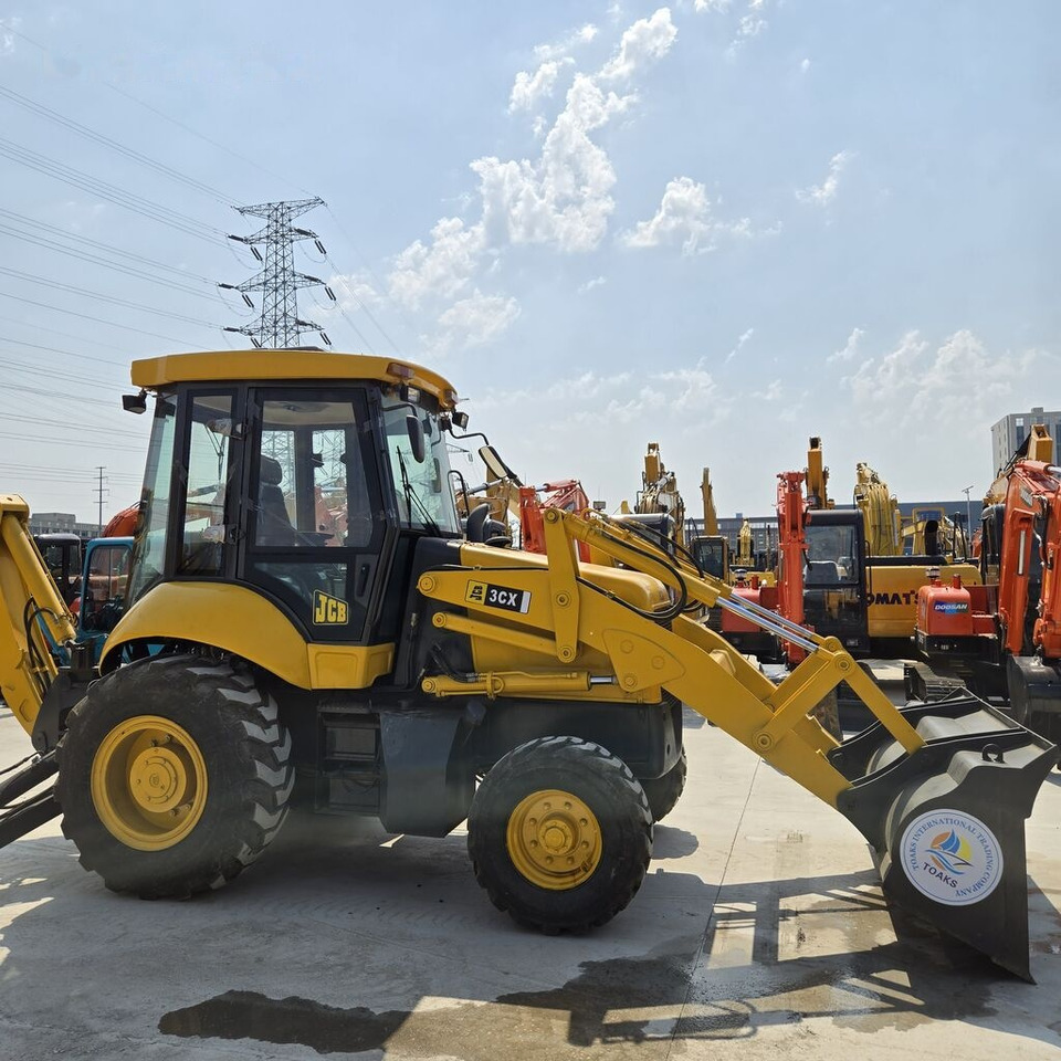 JCB 3CX - Tractopelle: photos 4 JCB 3CX - Tractopelle: photos 4