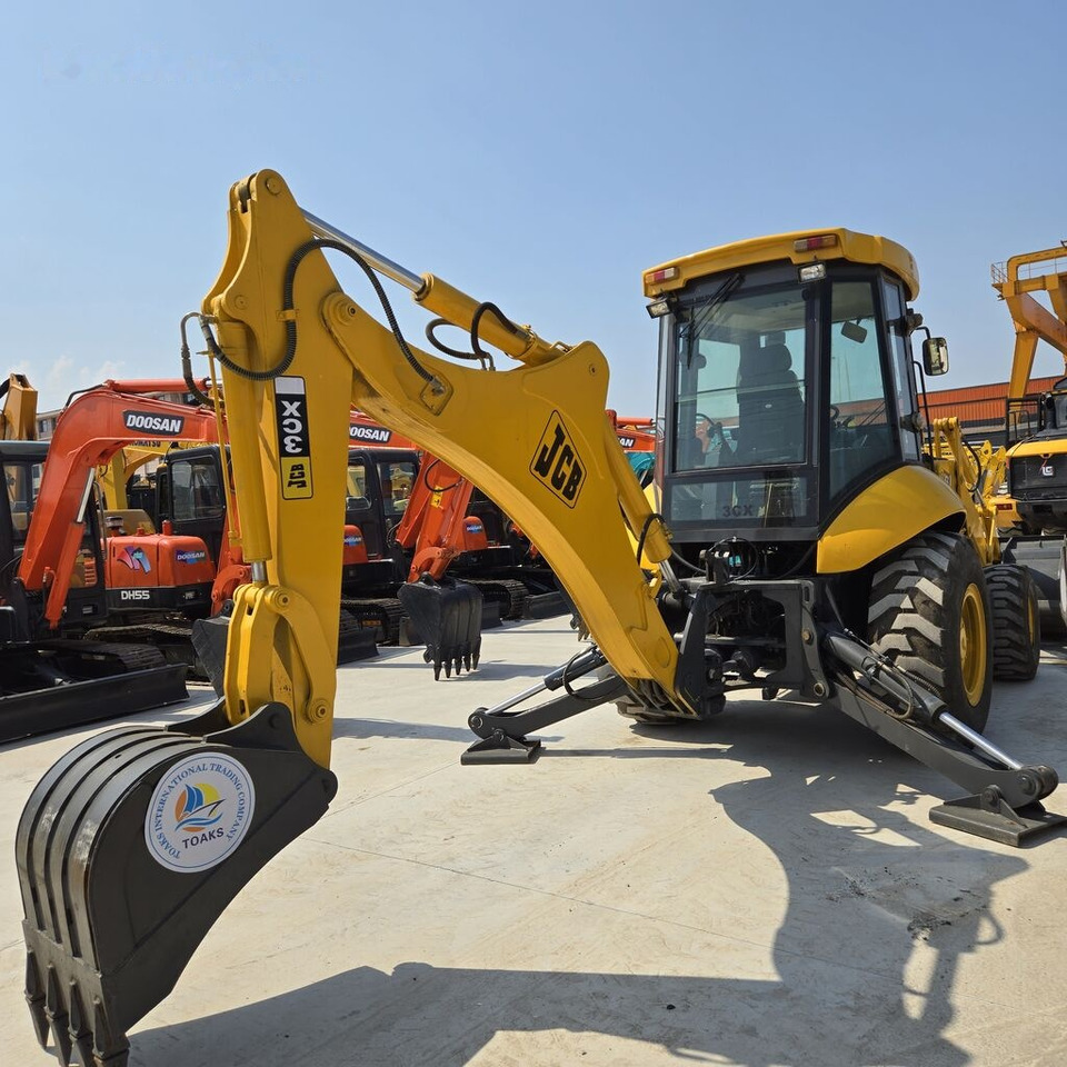 JCB 3CX - Tractopelle: photos 3 JCB 3CX - Tractopelle: photos 3