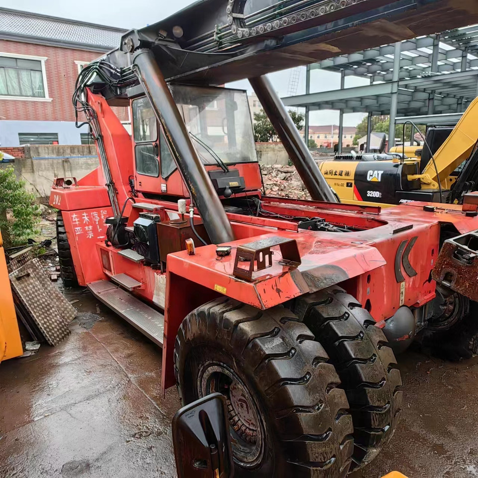 KALMAR DRF450-60S5 - Chariot tout terrain: photos 5 KALMAR DRF450-60S5 - Chariot tout terrain: photos 5