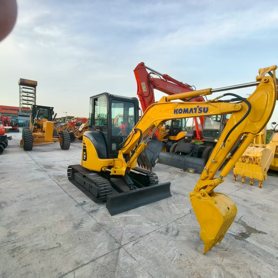 KOMATSU PC35MR - Mini pelle: photos 4 KOMATSU PC35MR - Mini pelle: photos 4