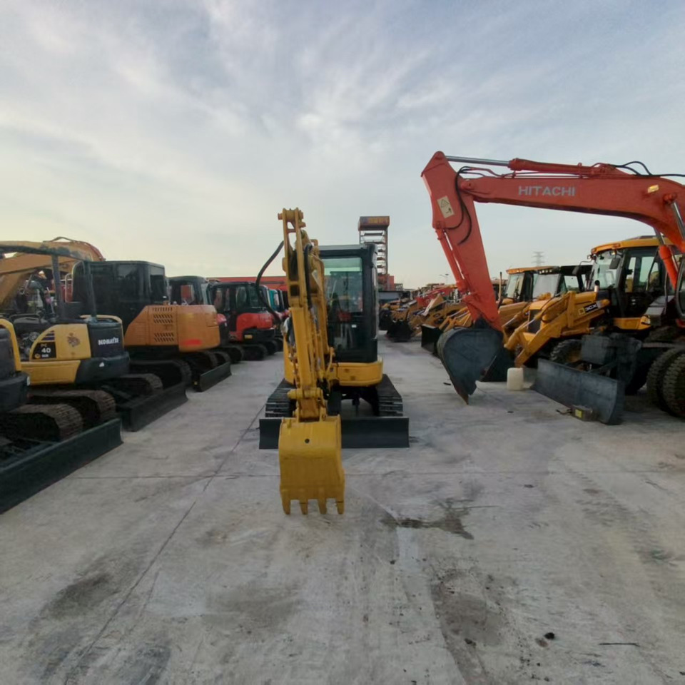KOMATSU PC35MR - Mini pelle: photos 3 KOMATSU PC35MR - Mini pelle: photos 3