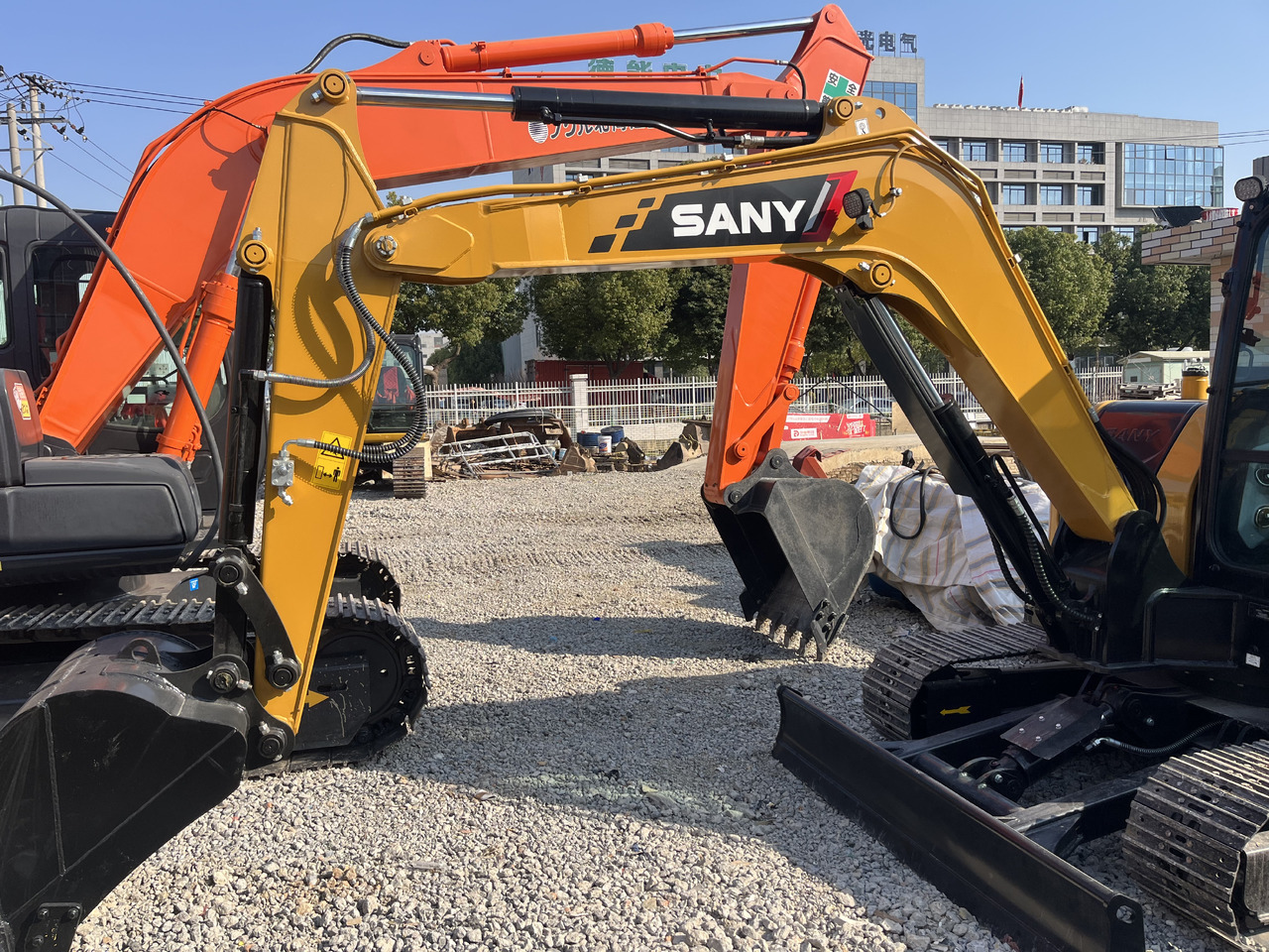 SANY SY60C - Pelle sur chenille: photos 3 SANY SY60C - Pelle sur chenille: photos 3
