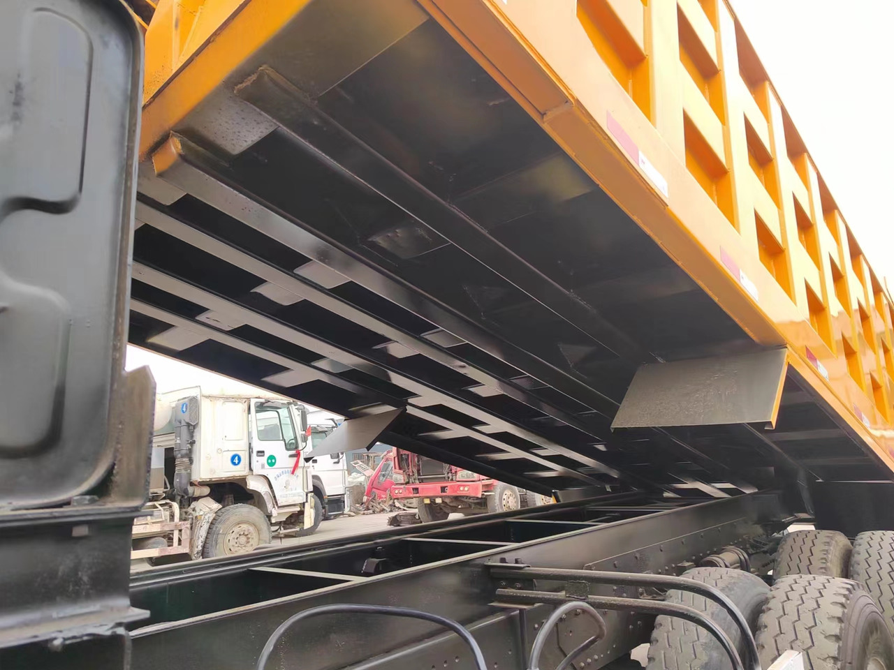 Camion benne SHACMAN F3000: photos 9