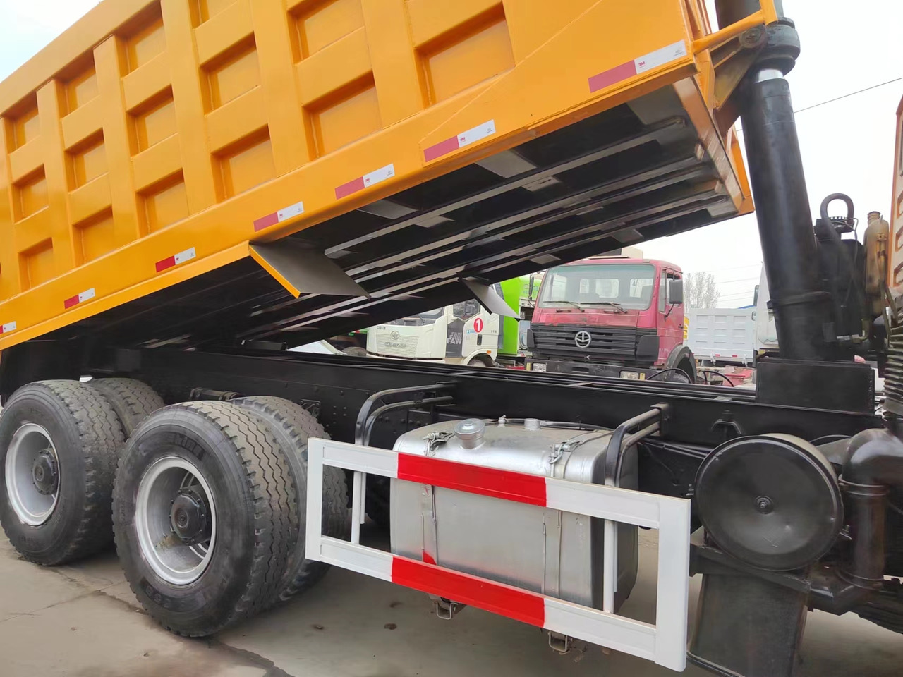 Camion benne SHACMAN F3000: photos 6